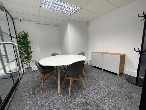 Lemian and T Solicitors