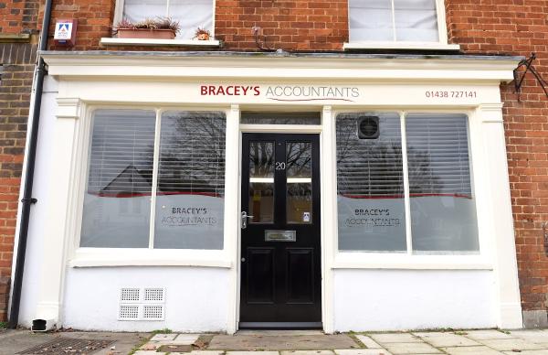 Bracey's Accountants