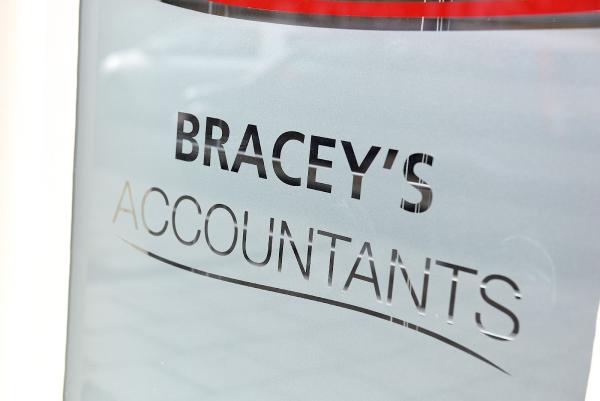 Bracey's Accountants