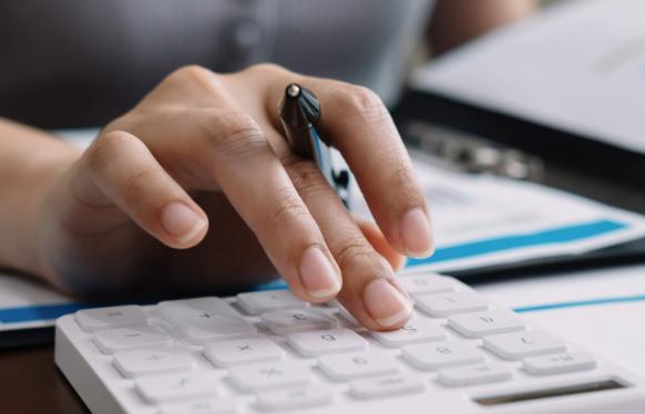 Holmes & Co Accountants