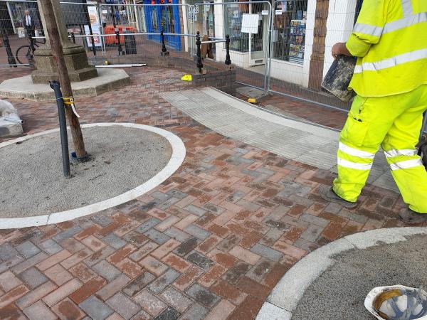 Roger Moore & Associates